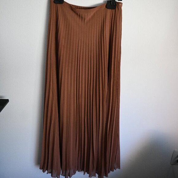 Garnet Hill Recycled Pleated Maxi Skirt – Acorn/Camel – Small - Picture 1 of 10
